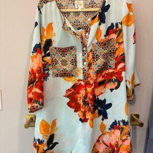 Fig and Flower 3/4 sleeve patch pocket tunic blouse size 2x in light blue
